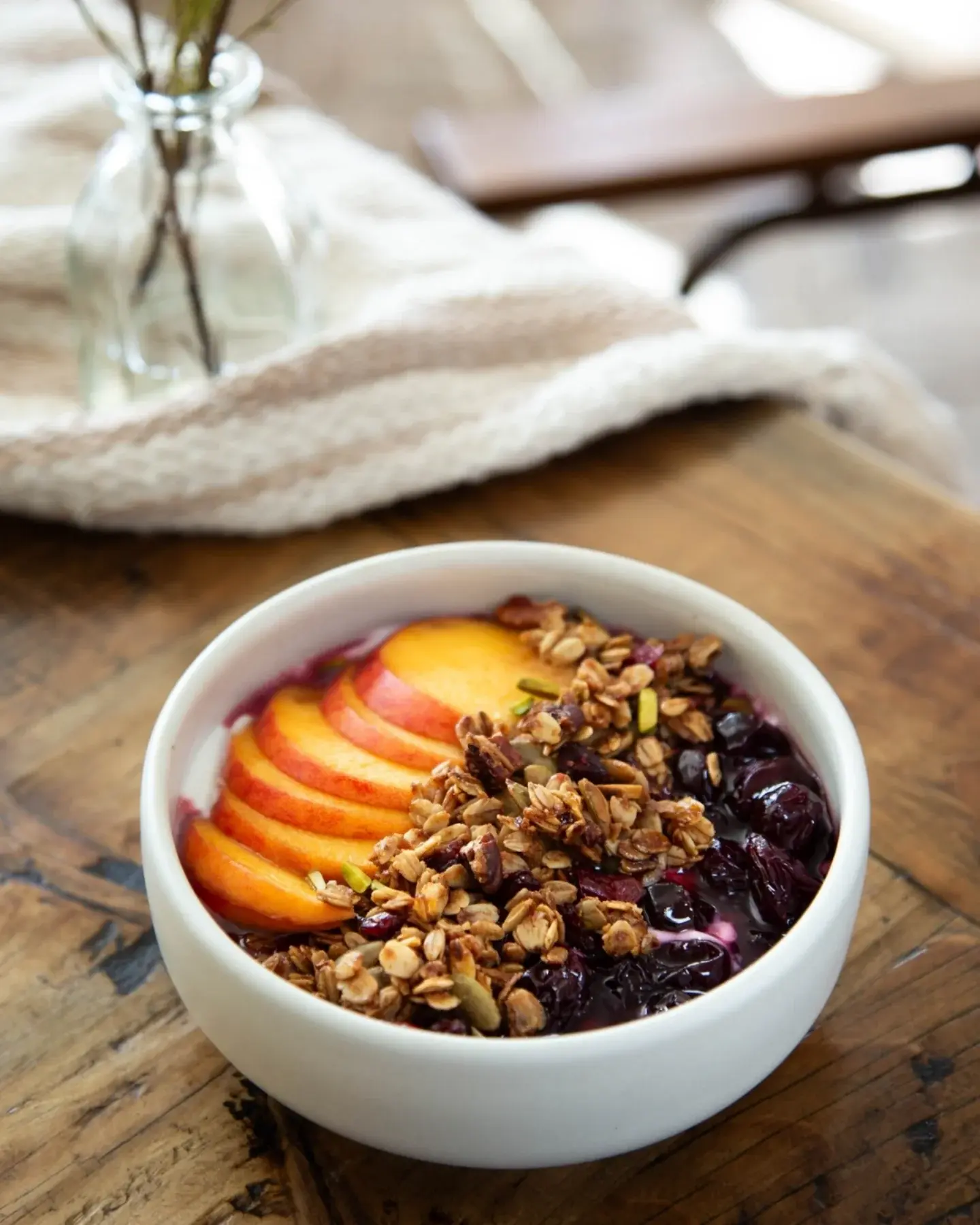 Yogurt, Fruit & Granola Bowl